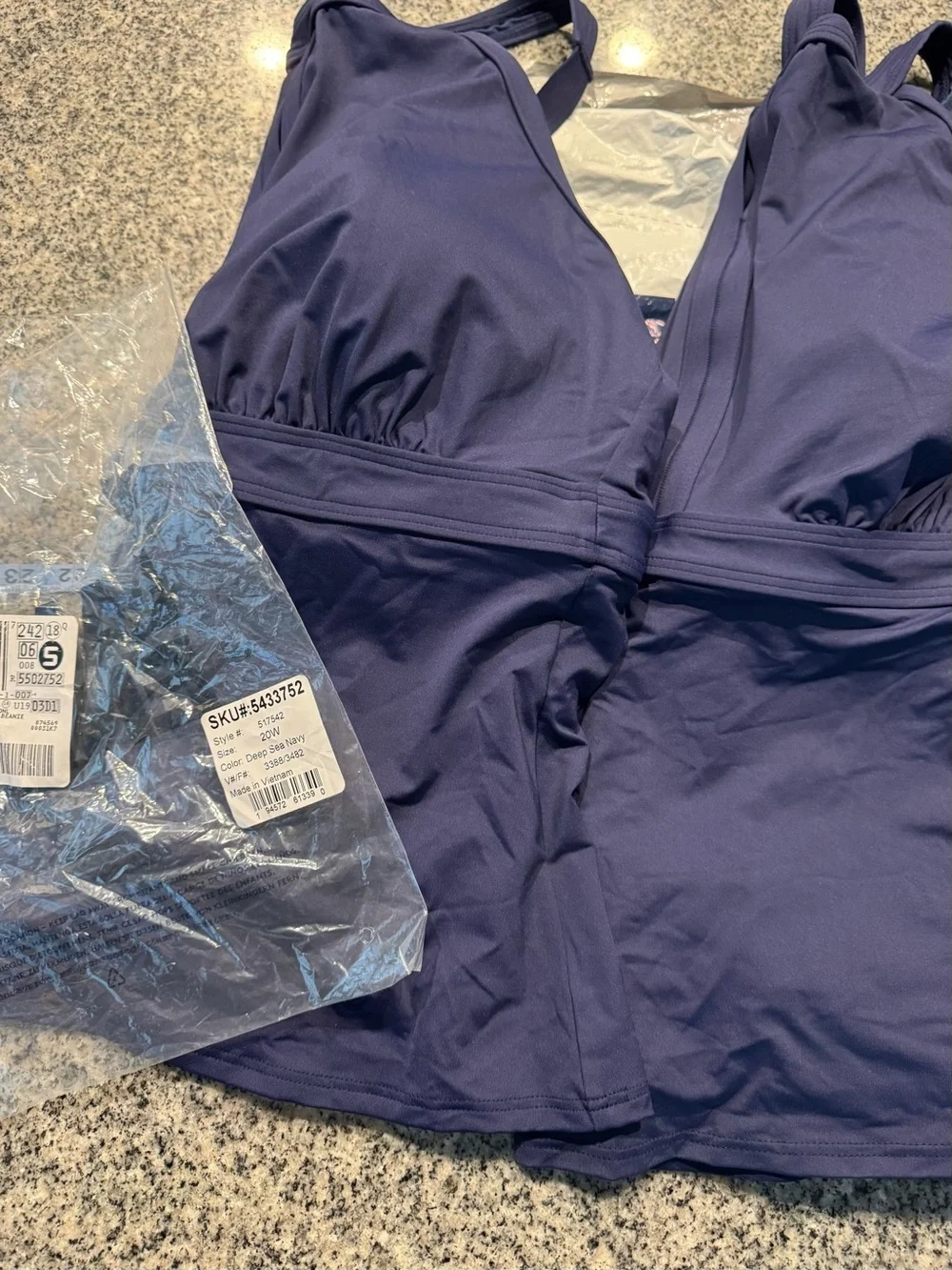 NWOT Lands' End Navy Keyhole High-Neck Slimming Swim Tankini